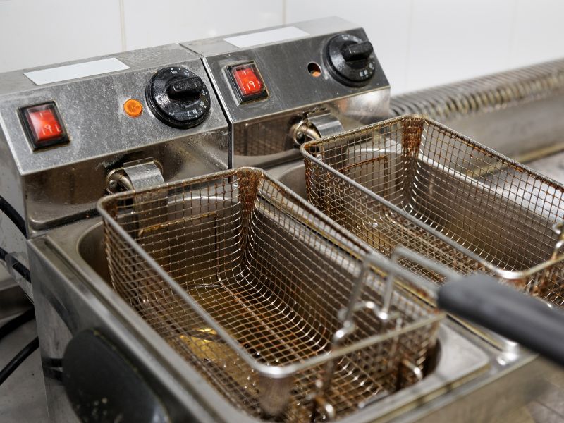 Harga Mesin Deep Fryer Gas vs Listrik: Mana Lebih Efisien?