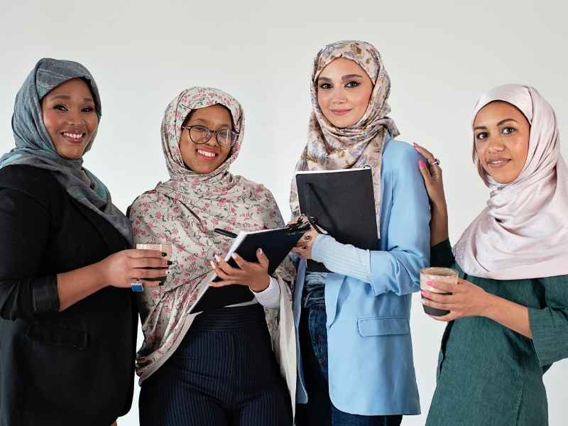 Mengapa Hijab Printing Custom Cocok untuk Pengusaha Hijab