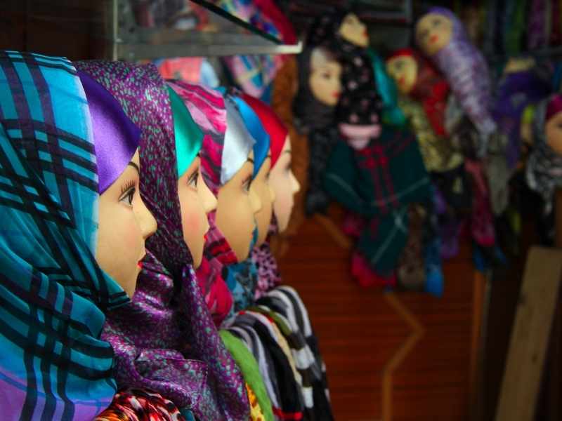 Vendor Jasa Hijab Printing Terbaik: Pilih Penyedia Jasa yang Tepat